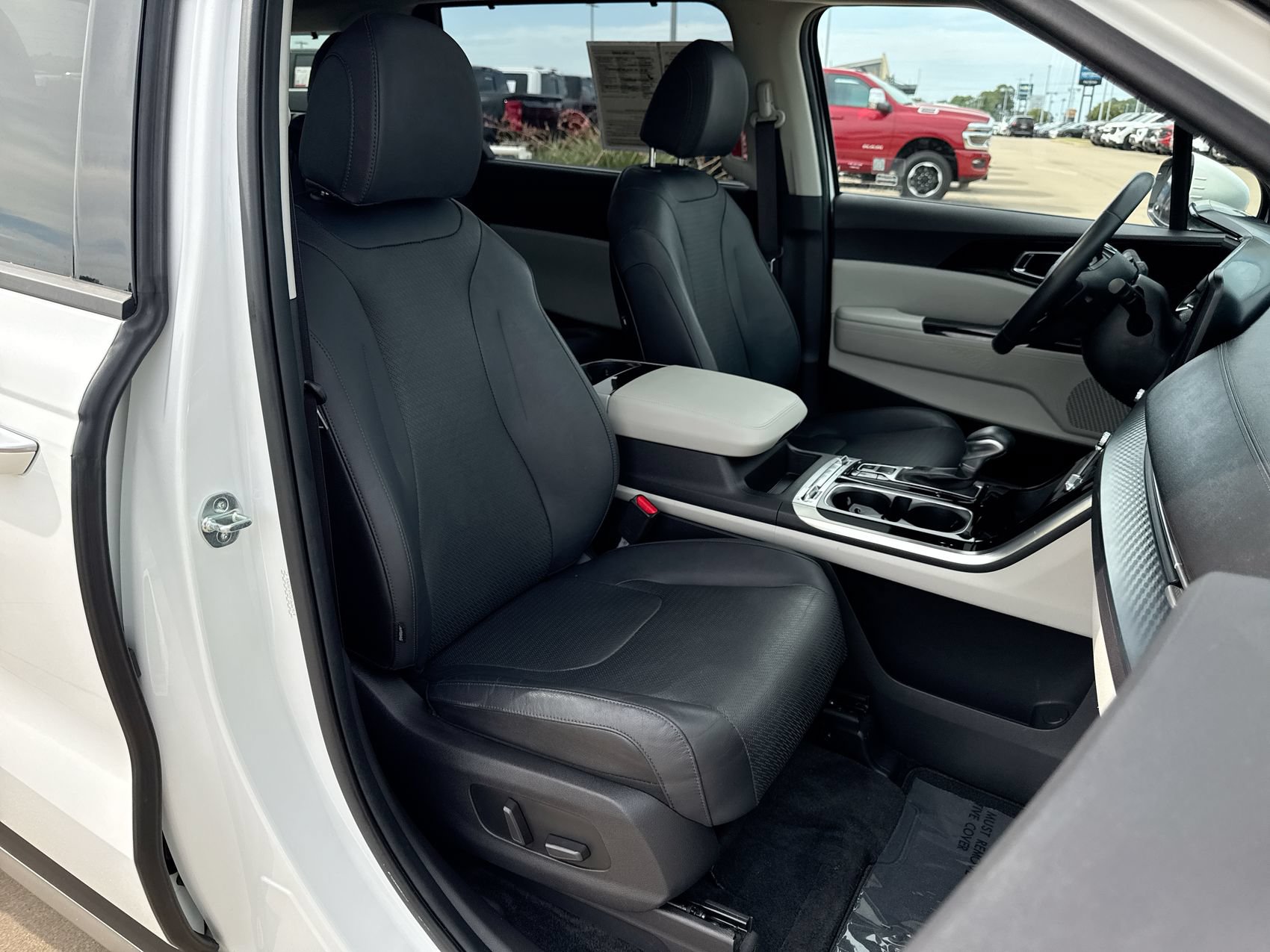 Used 2023 Kia Carnival SX Prestige FWD image 26