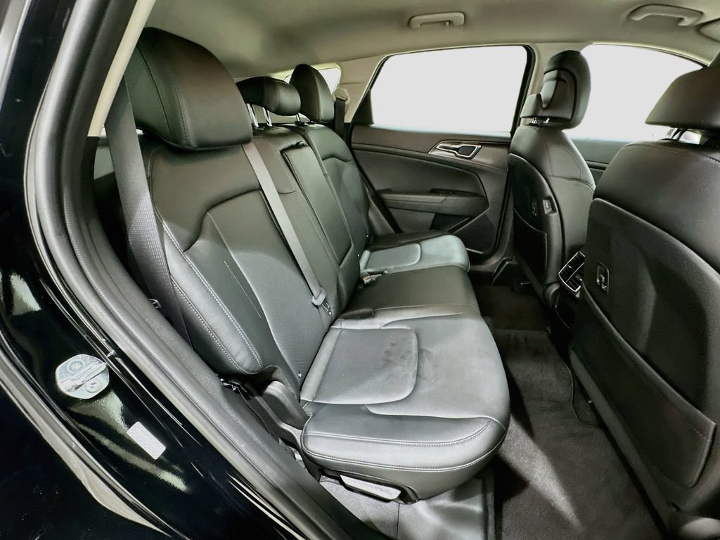 Used 2025 Kia Sportage EX FWD image 27