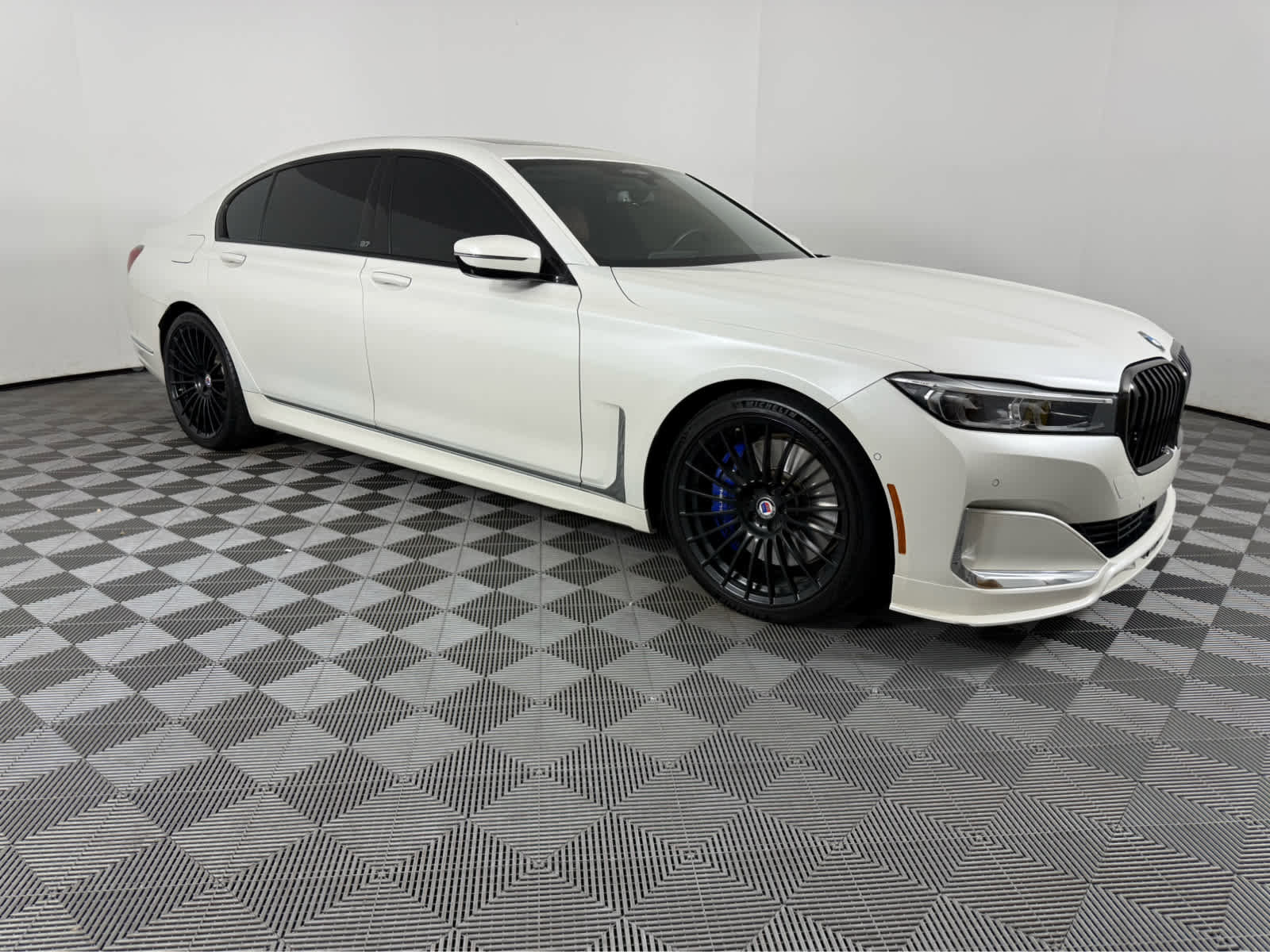 Certified 2022 BMW ALPINA B7 xDrive w/ Luxury Rear Seating Package image 1