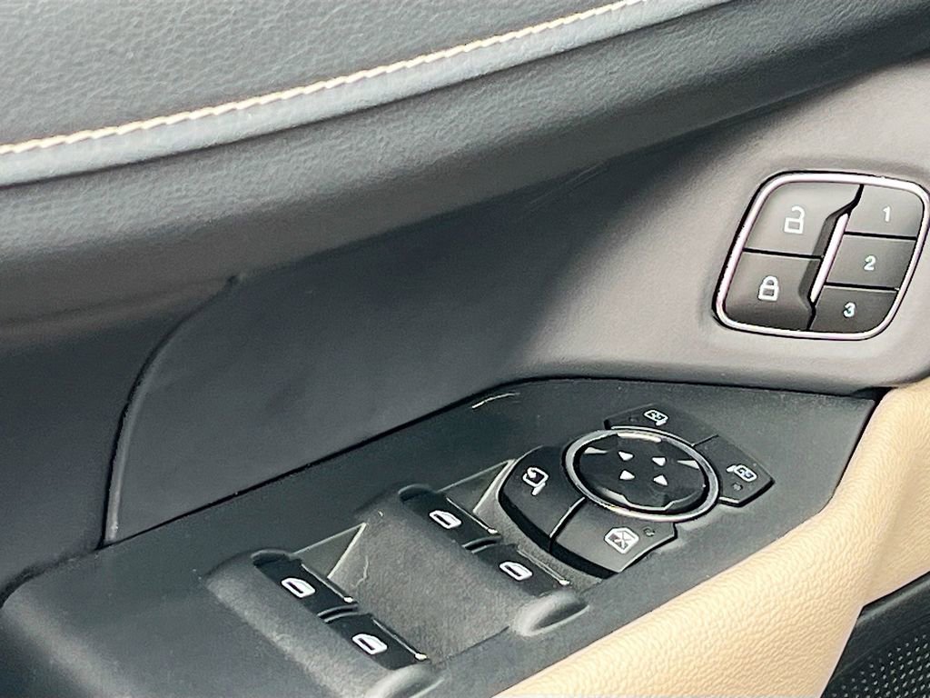 Used 2024 Ford Expedition Limited image 18