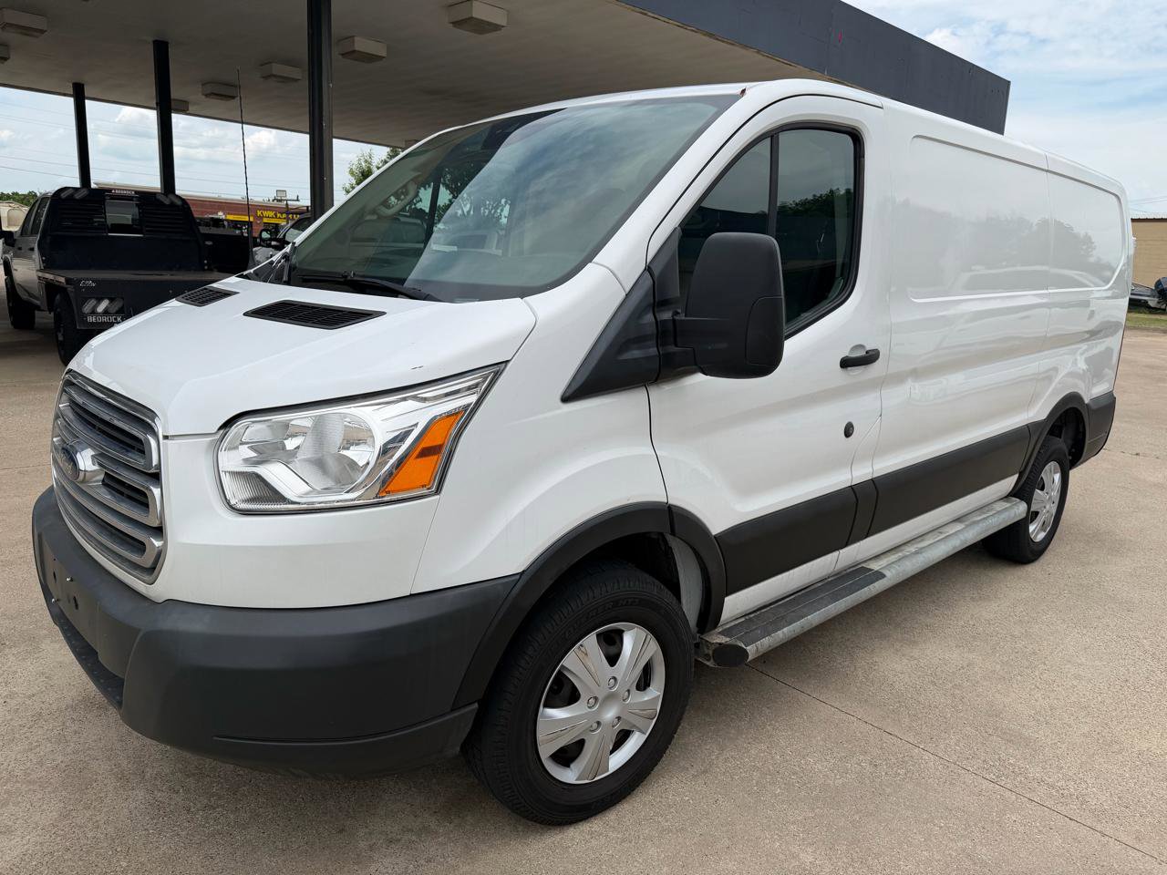 Used 2019 Ford Transit 250 130 Low Roof w/ Exterior Upgrade Package RWD image 1