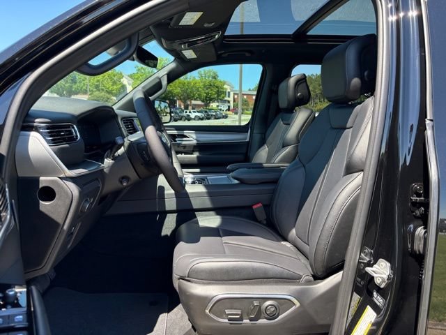New 2026 Jeep Grand Wagoneer Limited w/ Premium Group II AWD/4WD image 13