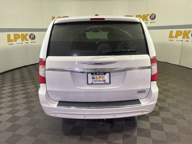 Used 2015 Chrysler Town & Country Limited Platinum image 7