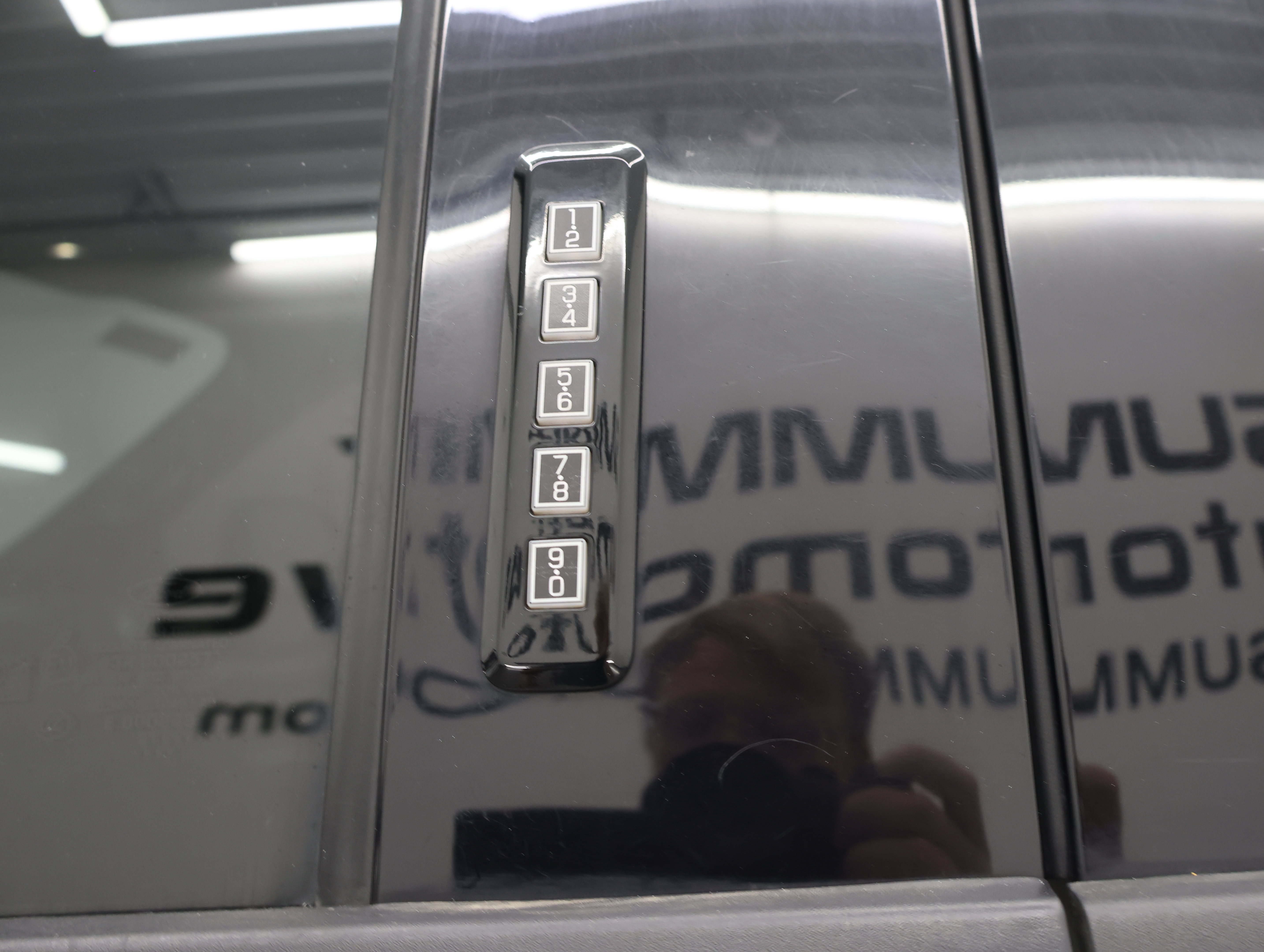 Used 2022 Ford F350 Lariat w/ Black Appearance Package AWD/4WD image 37