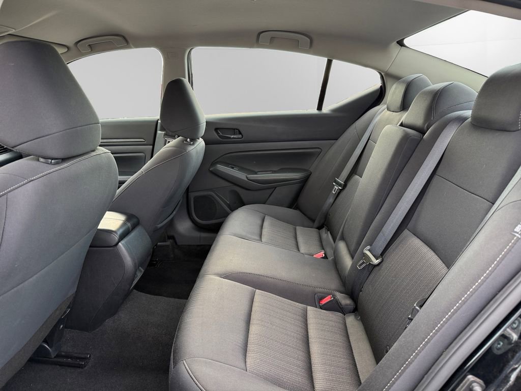 Used 2024 Nissan Altima 2.5 SV image 13