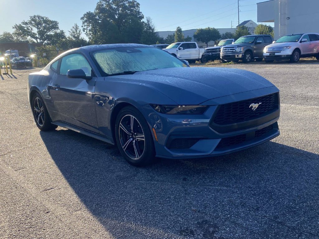 Used 2025 Ford Mustang Coupe RWD image 1