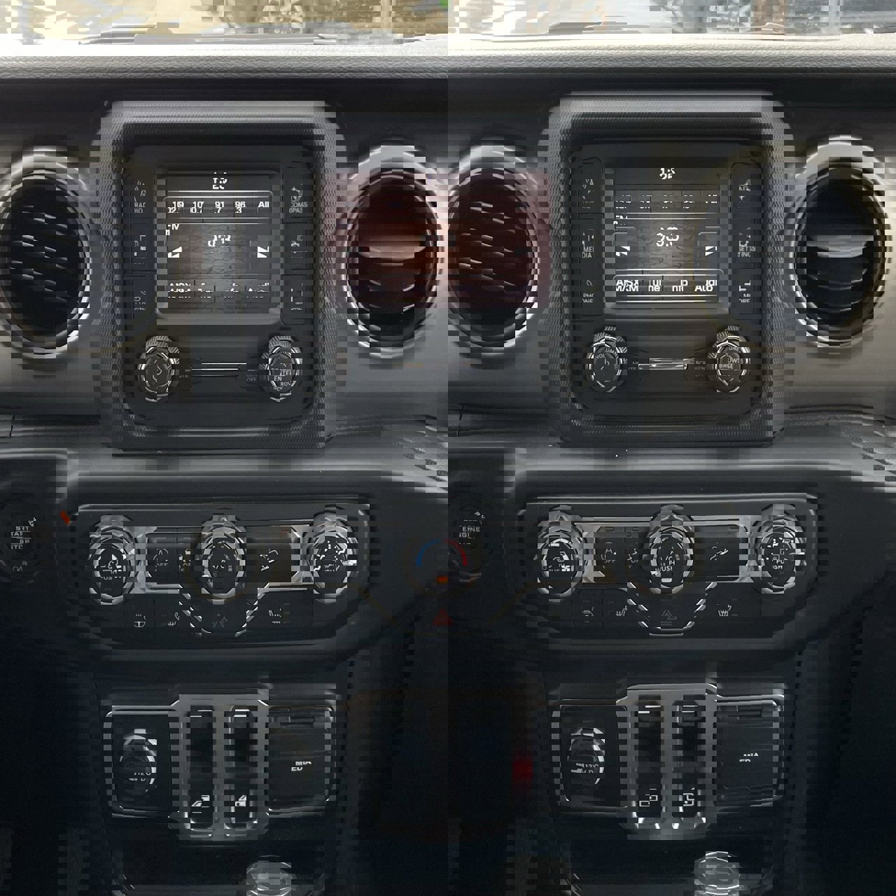 Used 2020 Jeep Wrangler Sport image 19