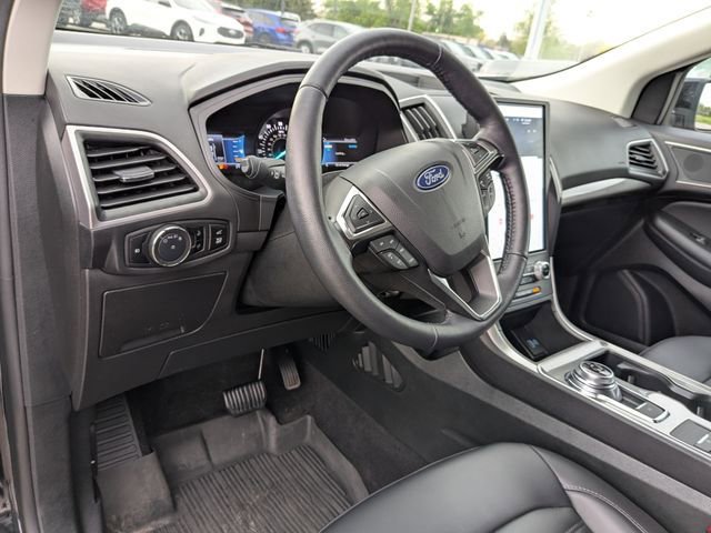 Used 2024 Ford Edge SEL w/ Convenience Package AWD/4WD image 2