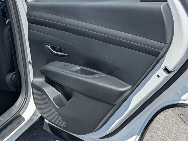 Used 2025 Hyundai Tucson SE image 15