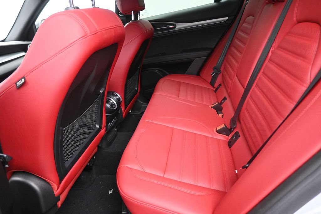 Used 2025 Alfa Romeo Stelvio Sprint w/ Veloce Package AWD/4WD image 14