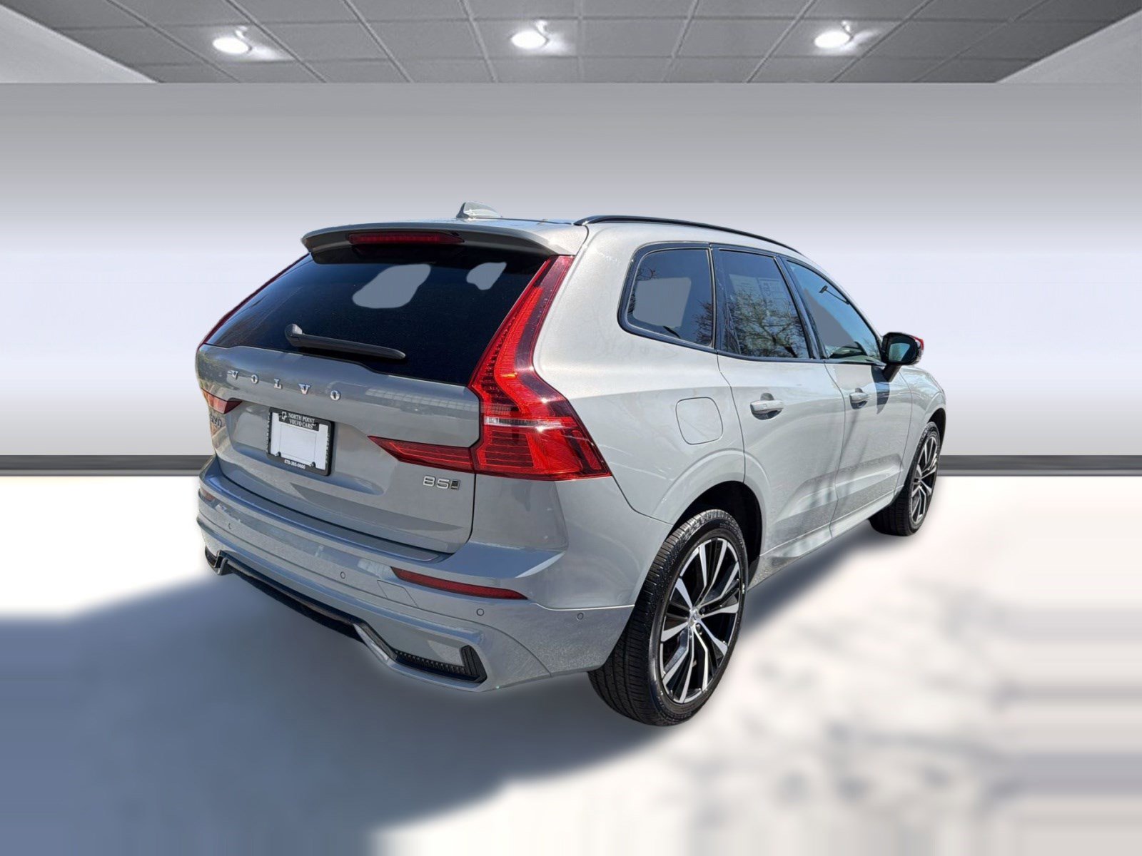Certified 2024 Volvo XC60 B5 Plus w/ Climate Package image 9