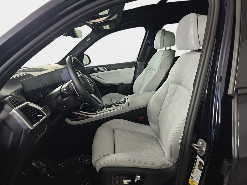 Certified 2024 BMW X7 xDrive40i w/ M Sport Package image 16