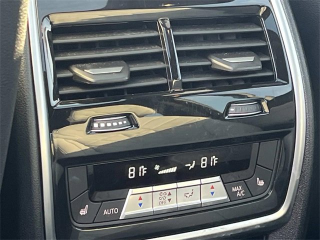 Used 2024 BMW X7 xDrive40i w/ Executive Package image 18