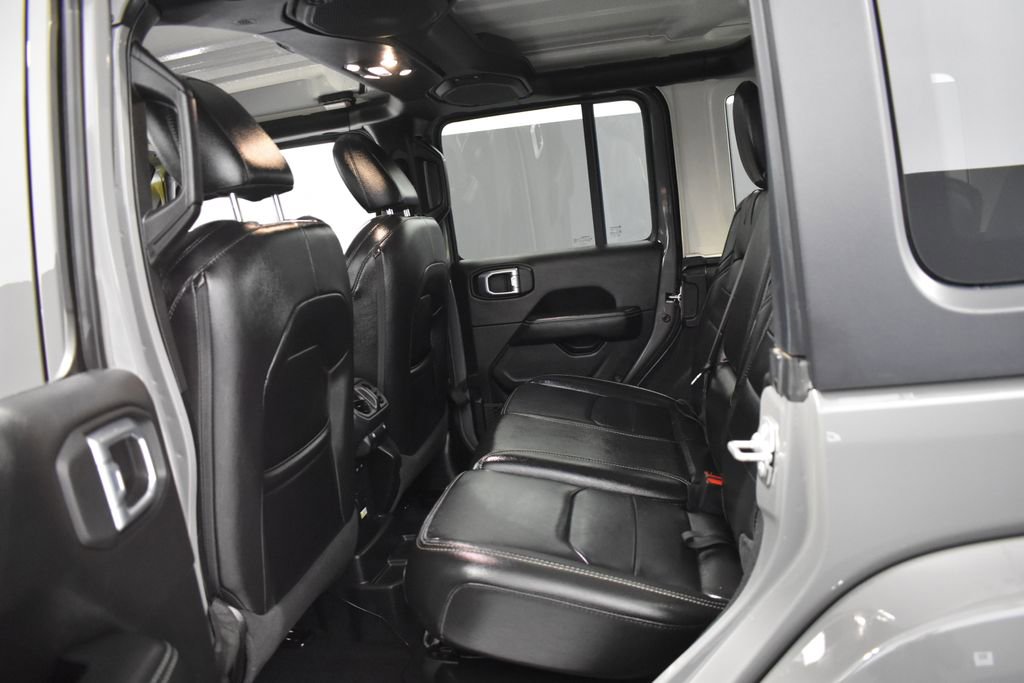 Used 2021 Jeep Wrangler Unlimited Sahara image 35