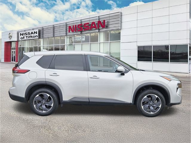 Certified 2024 Nissan Rogue SV FWD image 3