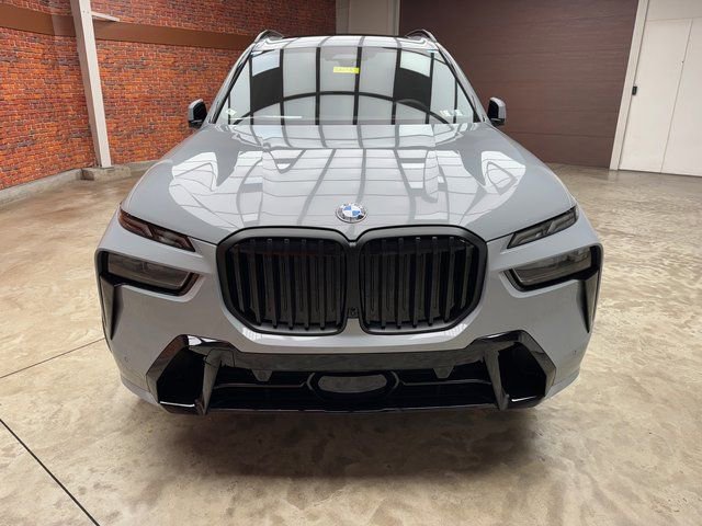 Used 2026 BMW X7 xDrive40i w/ M Sport Package AWD/4WD image 8