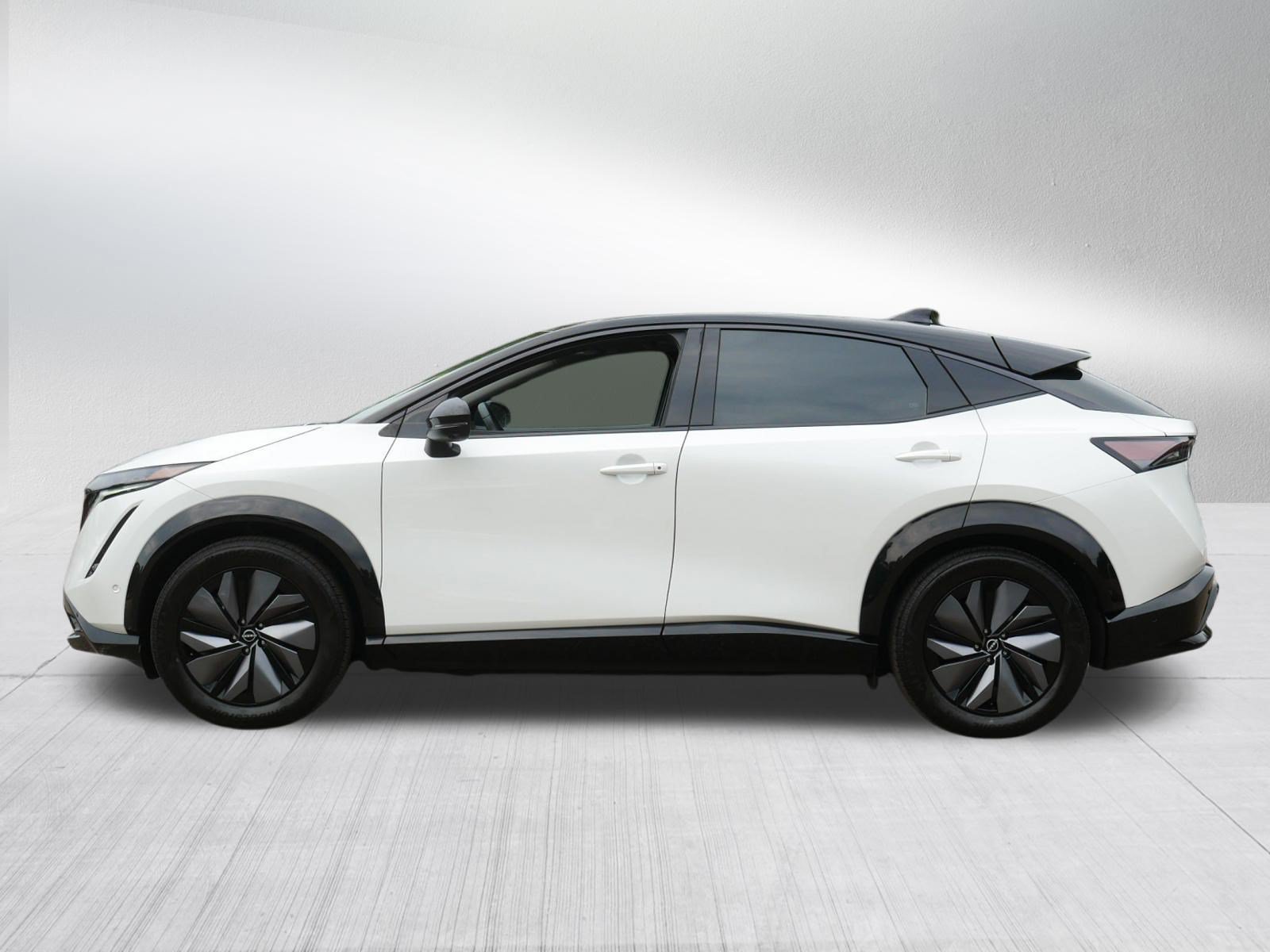 Certified 2024 Nissan Ariya AWD image 4