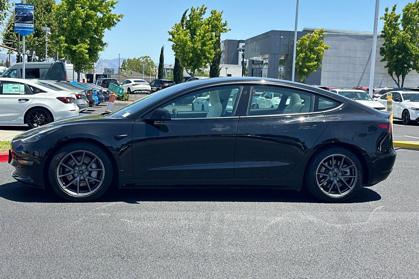 Used 2021 Tesla Model 3 Long Range AWD/4WD image 2