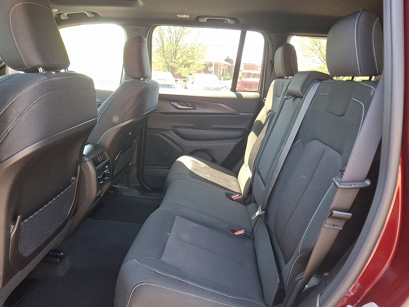 New 2025 Jeep Grand Cherokee Laredo X w/ Luxury Tech Group I image 10