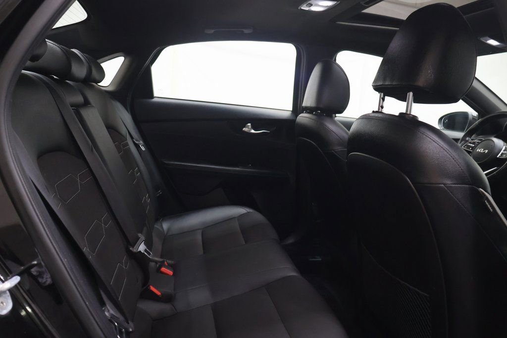 Used 2022 Kia Forte GT-Line w/ GT-Line Premium Package image 12