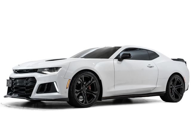 Used 2017 Chevrolet Camaro SS RWD image 10