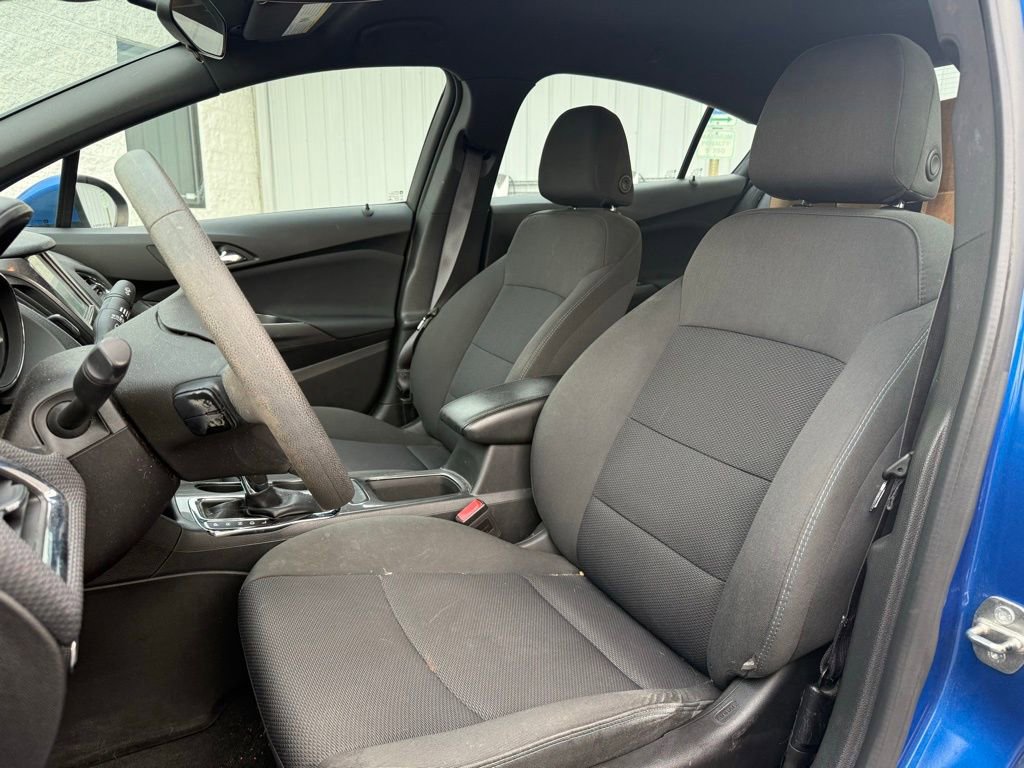 Used 2016 Chevrolet Cruze LT w/ Convenience Package image 5