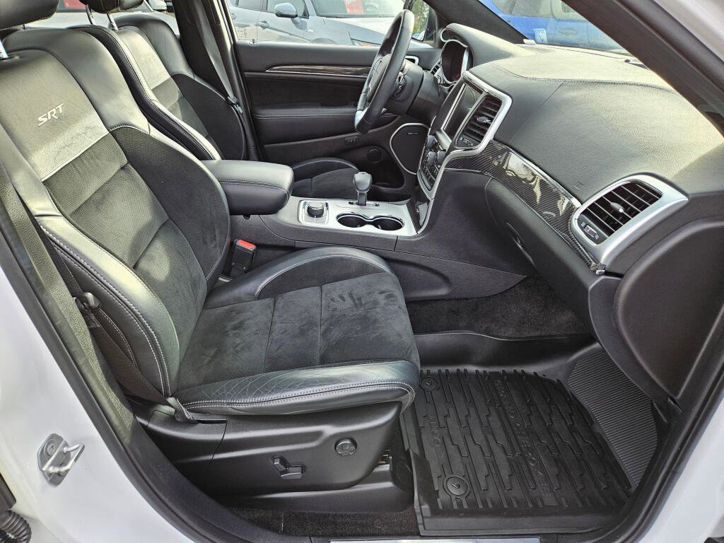 Used 2015 Jeep Grand Cherokee SRT w/ Luxury Group II image 10