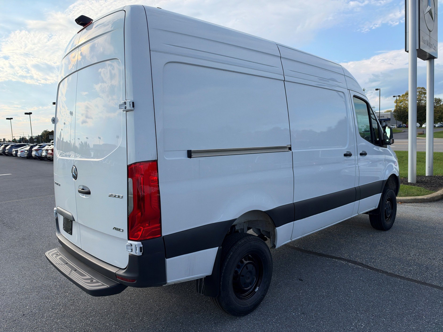 Used 2025 Mercedes-Benz Sprinter 2500 image 4