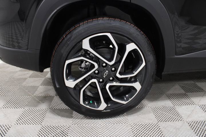 New 2026 Chevrolet Trax RS w/ Sunroof Package FWD image 43