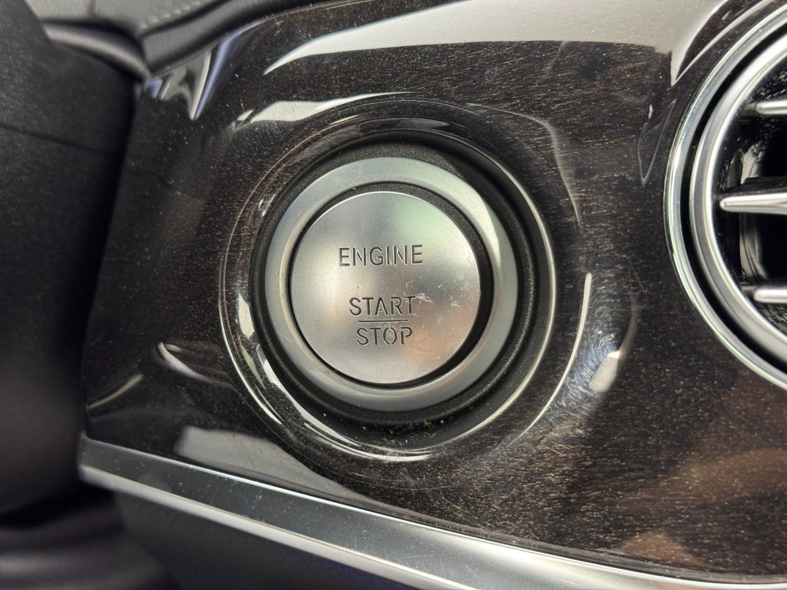 Used 2015 Mercedes-Benz S 550 Sedan image 23