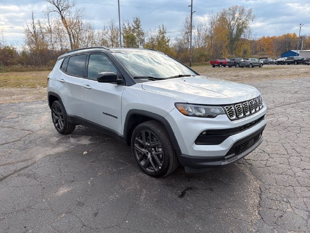 Used 2026 Jeep Compass Limited AWD/4WD image 14