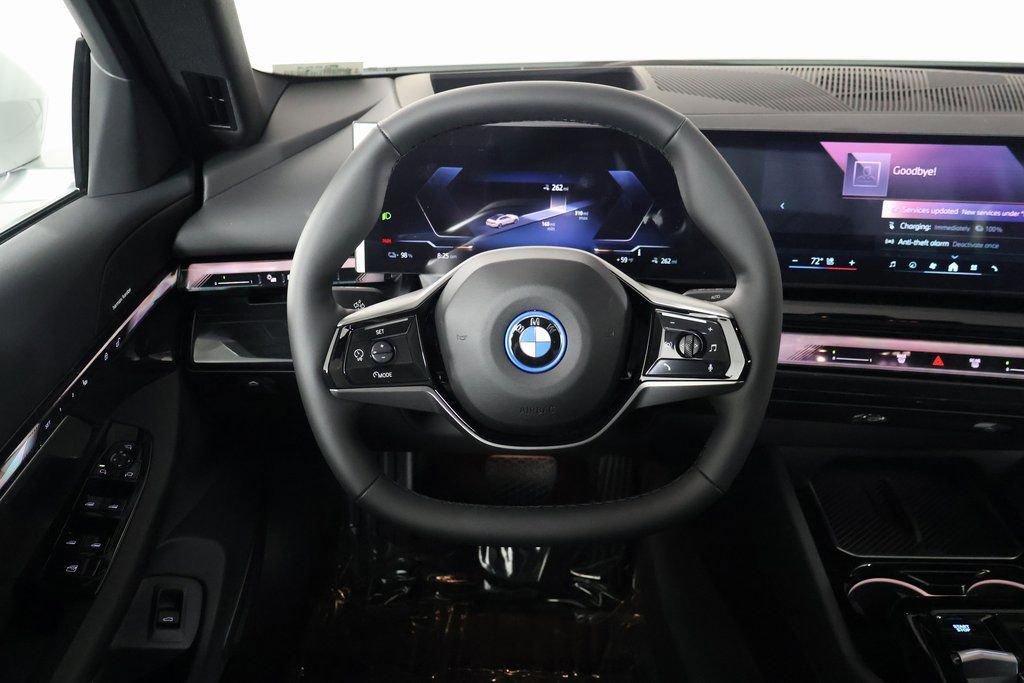 New 2026 BMW i5 eDrive40 w/ Premium Package image 3