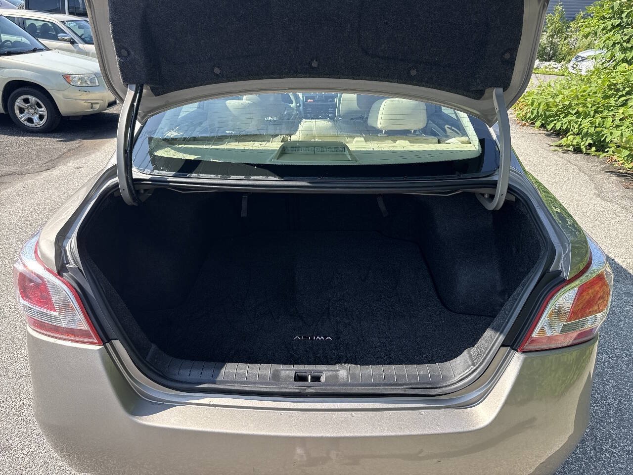Used 2013 Nissan Altima 2.5 SL FWD image 13