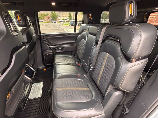 Used 2024 Rivian R1S Adventure image 31