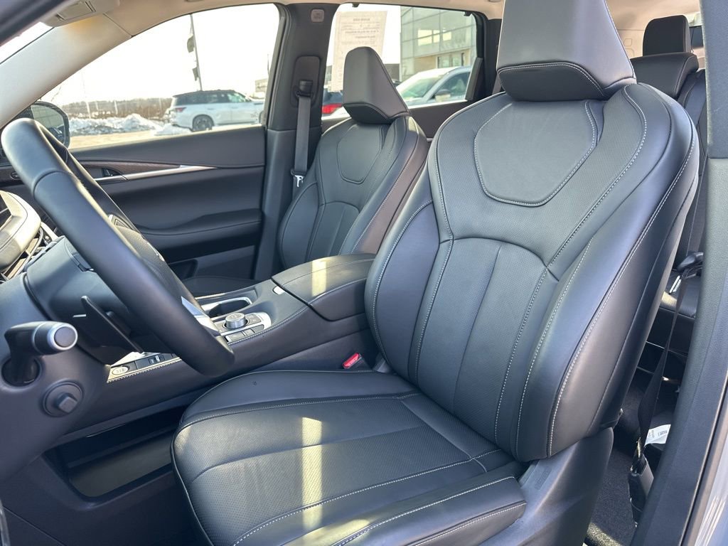 Used 2025 INFINITI QX60 Sensory w/ Vision Package image 50