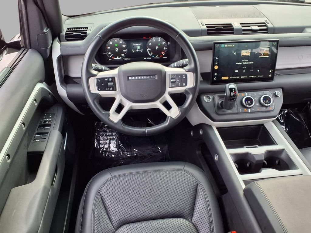Used 2025 Land Rover Defender 110 S AWD/4WD image 4