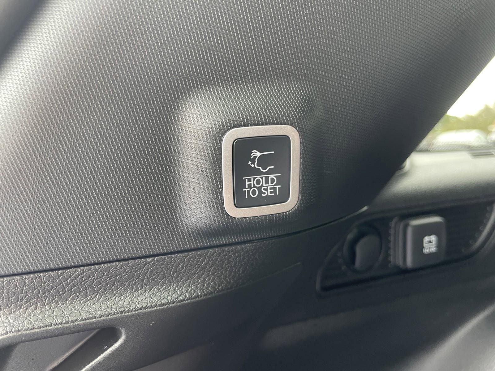 New 2025 Jeep Grand Cherokee Limited w/ Luxury Tech Group II image 37