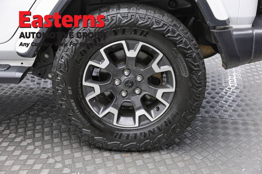 Used 2024 Jeep Wrangler Unlimited Sahara w/ Dual Top Group AWD/4WD image 8