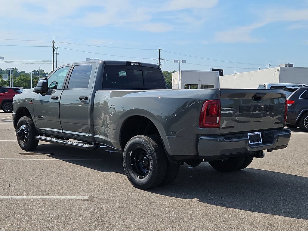 New 2027 RAM 3500 Big Horn AWD/4WD image 3