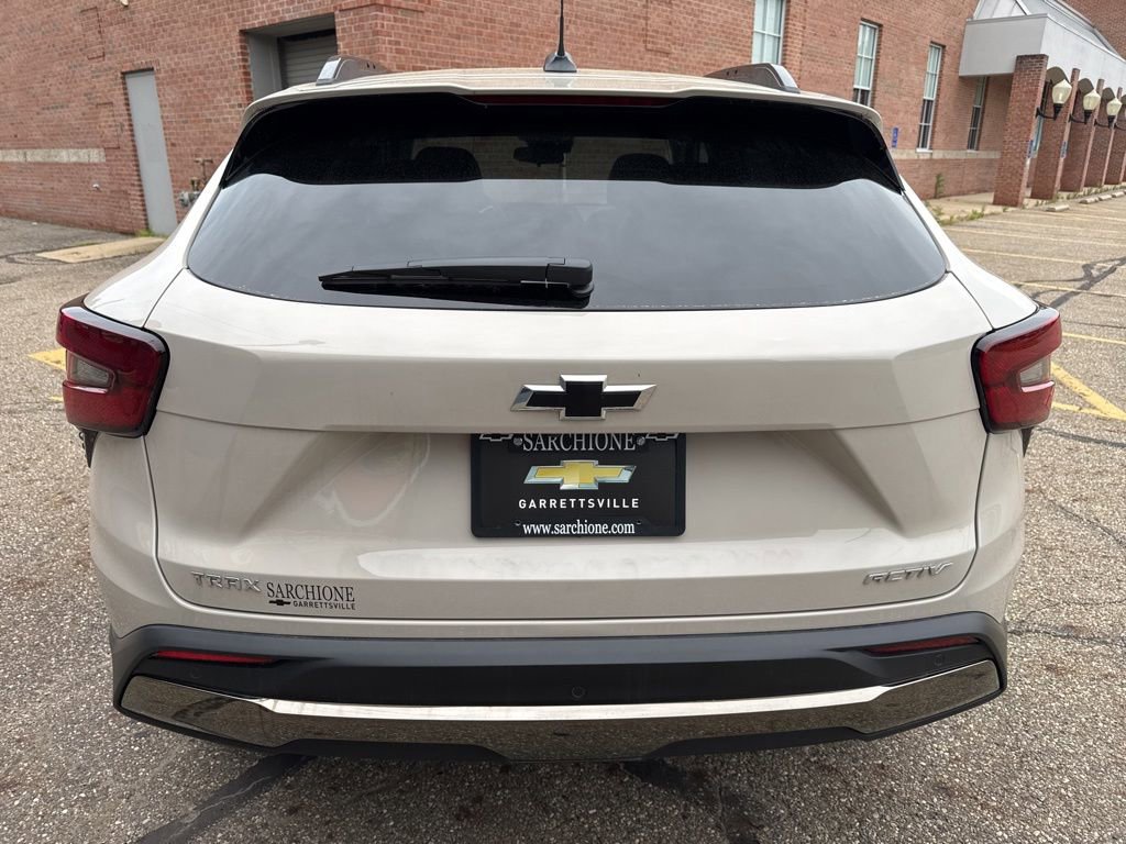 New 2026 Chevrolet Trax ACTIV w/ Sunroof Package FWD image 6