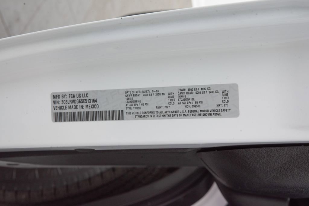Used 2025 RAM ProMaster 2500 w/ Convenience Group FWD image 24