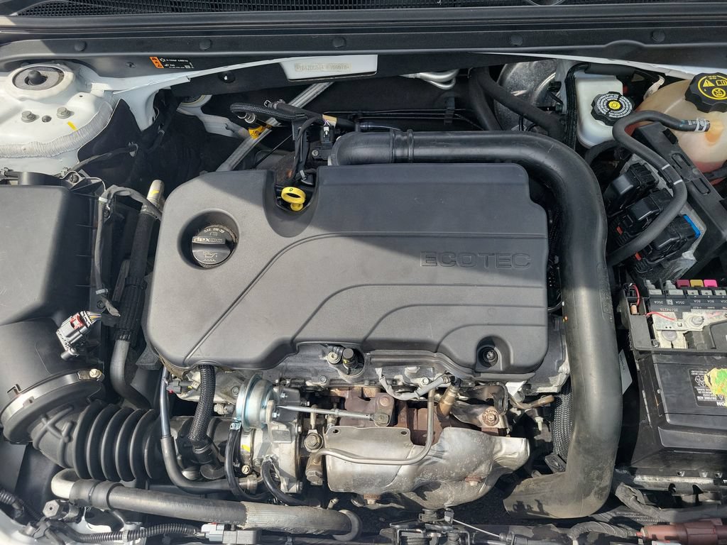 Used 2022 Chevrolet Malibu LT FWD image 39