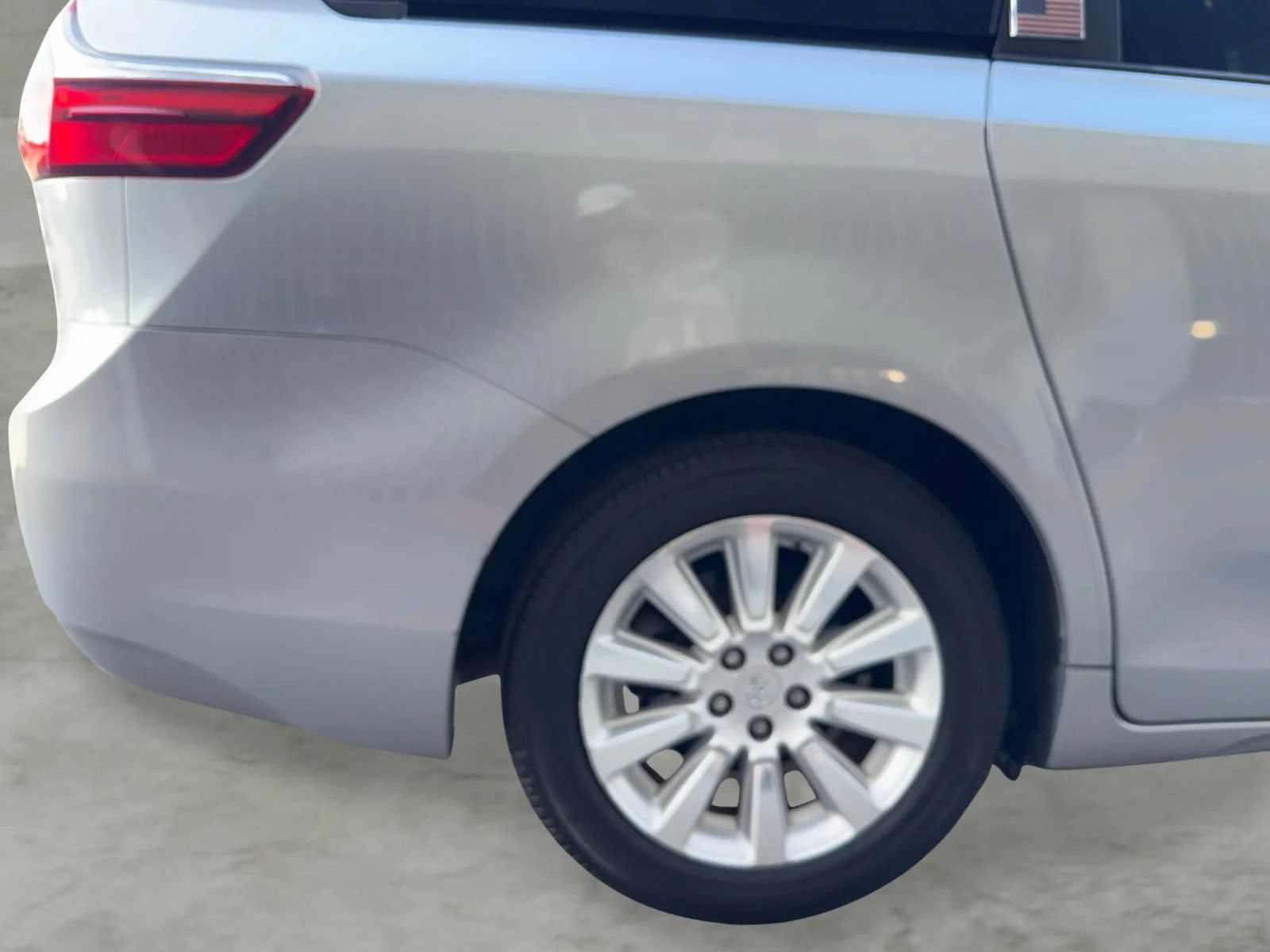 Used 2015 Toyota Sienna Limited Premium FWD image 56