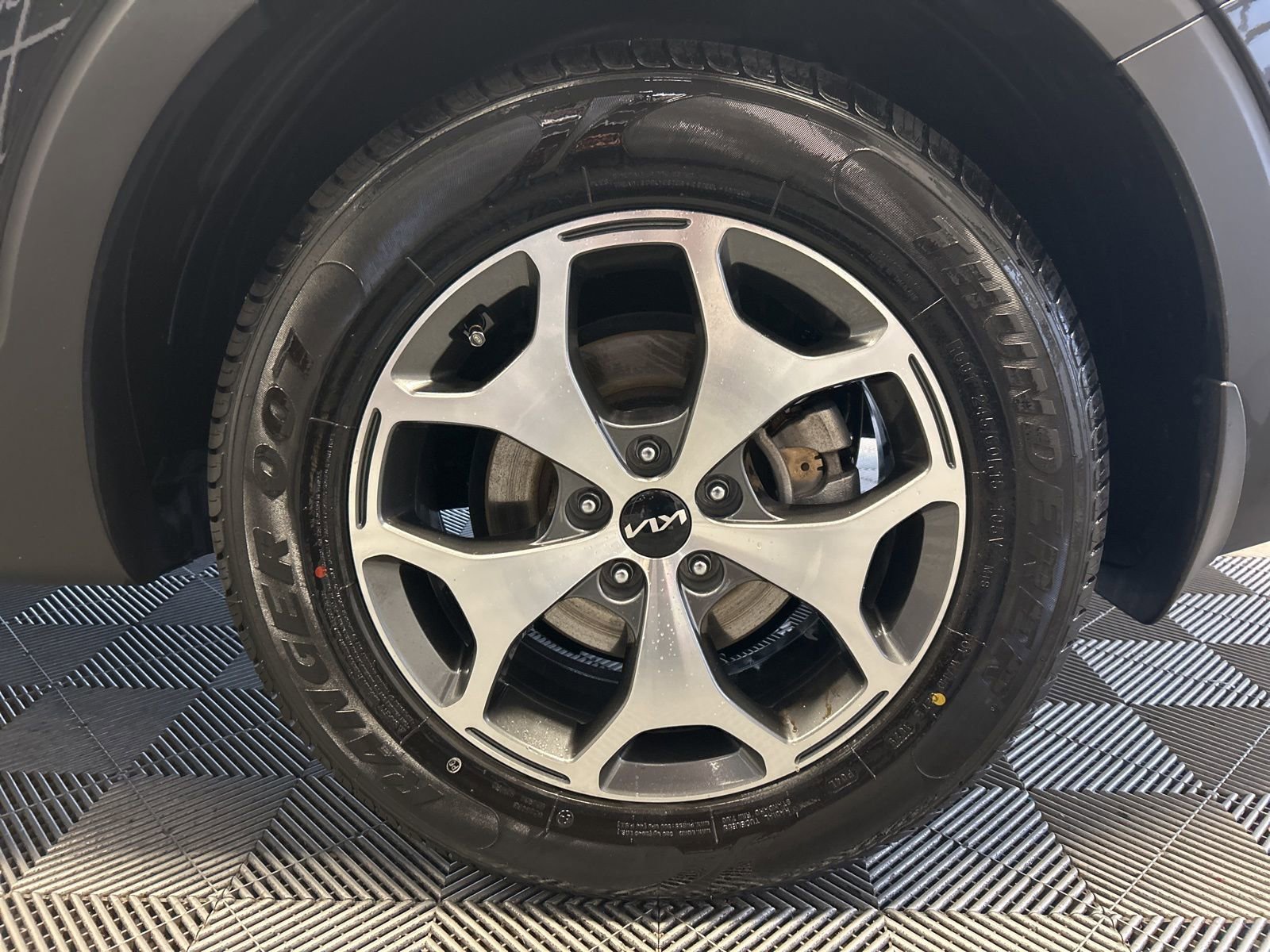 Used 2022 Kia Telluride EX image 8