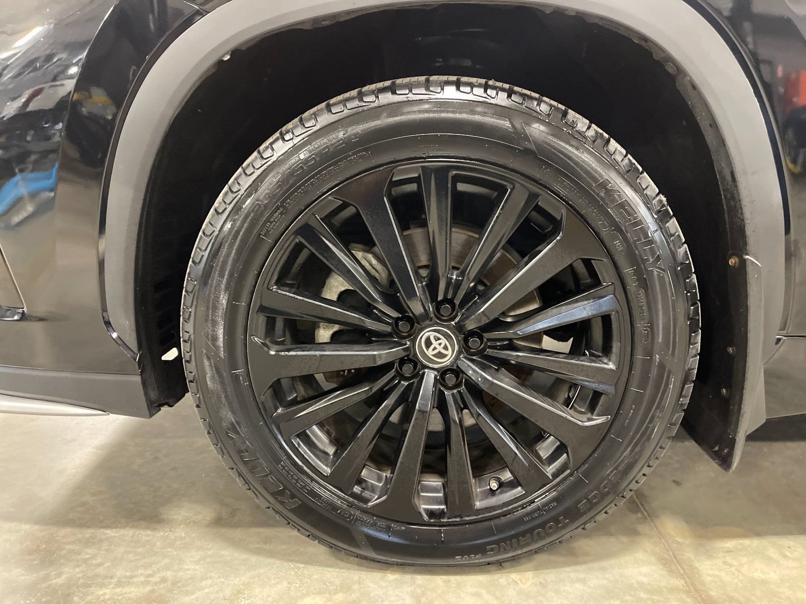 Used 2023 Toyota Highlander XSE FWD image 33