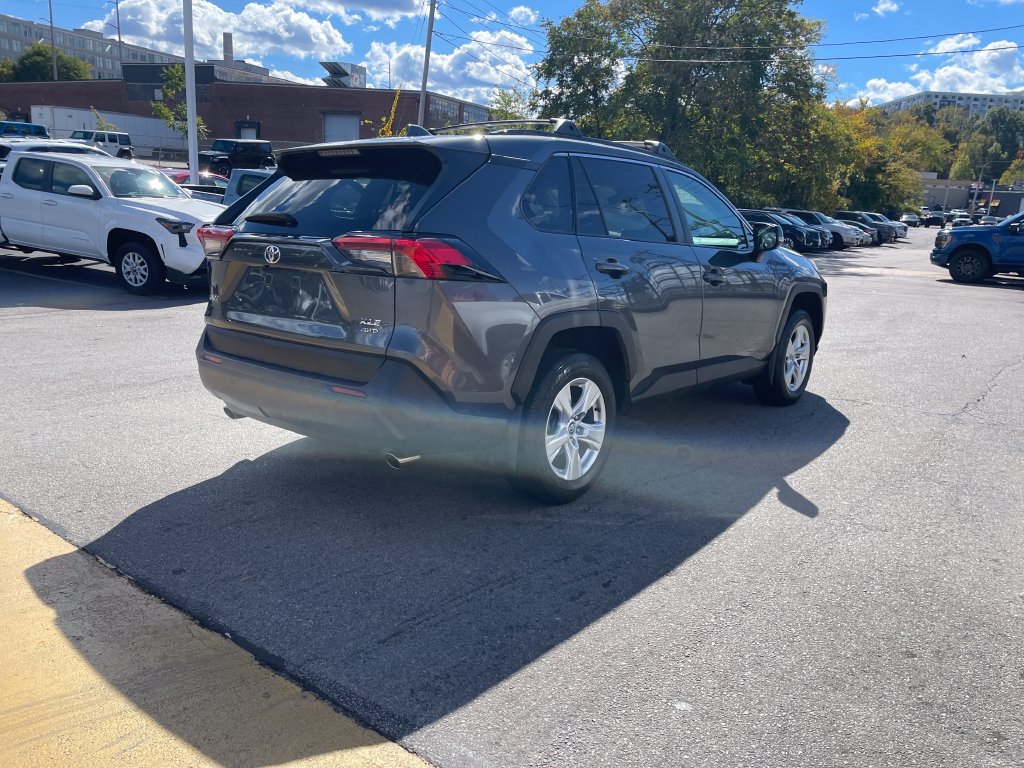 Used 2020 Toyota RAV4 XLE w/ Convenience Package AWD/4WD image 5