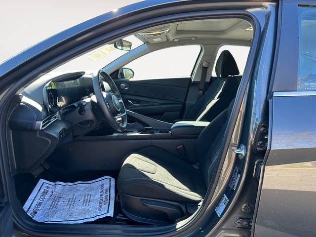 Used 2024 Hyundai Elantra SEL w/ Convenience Package image 9