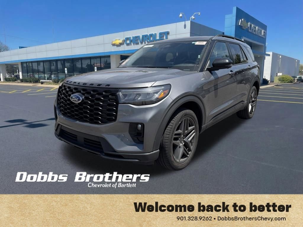 Used 2025 Ford Explorer ST-Line w/ ST-Line Street Pack AWD/4WD image 3