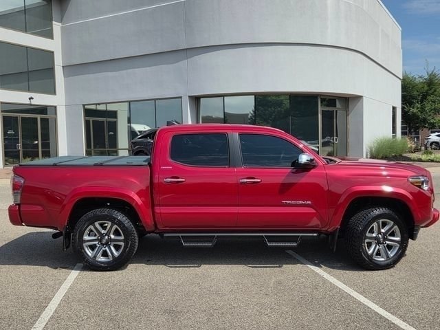 Used 2017 Toyota Tacoma Limited w/ Tow Package AWD/4WD image 27
