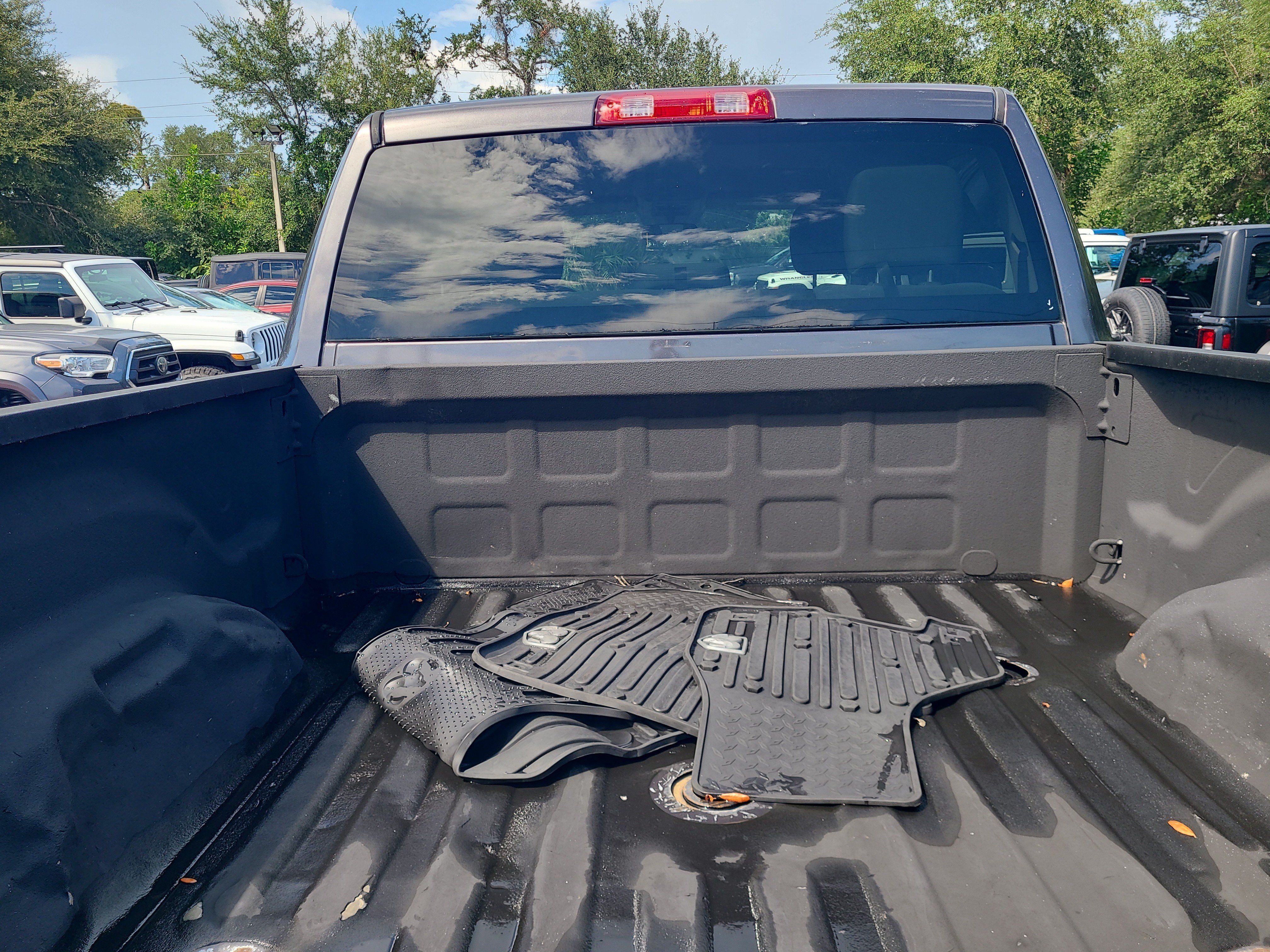 Used 2017 RAM 2500 Tradesman w/ Chrome Appearance Group AWD/4WD image 9